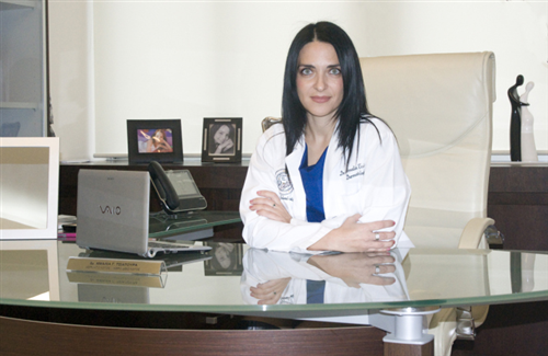 Η Δερματολόγος - Αφροδισιολόγος Cosmetic Derma Medicine